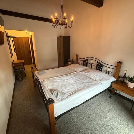 Hotel Plzensky Dvur Фридек-Мистек Экстерьер фото