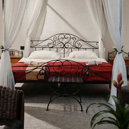 Hotel Plzensky Dvur Фридек-Мистек Экстерьер фото