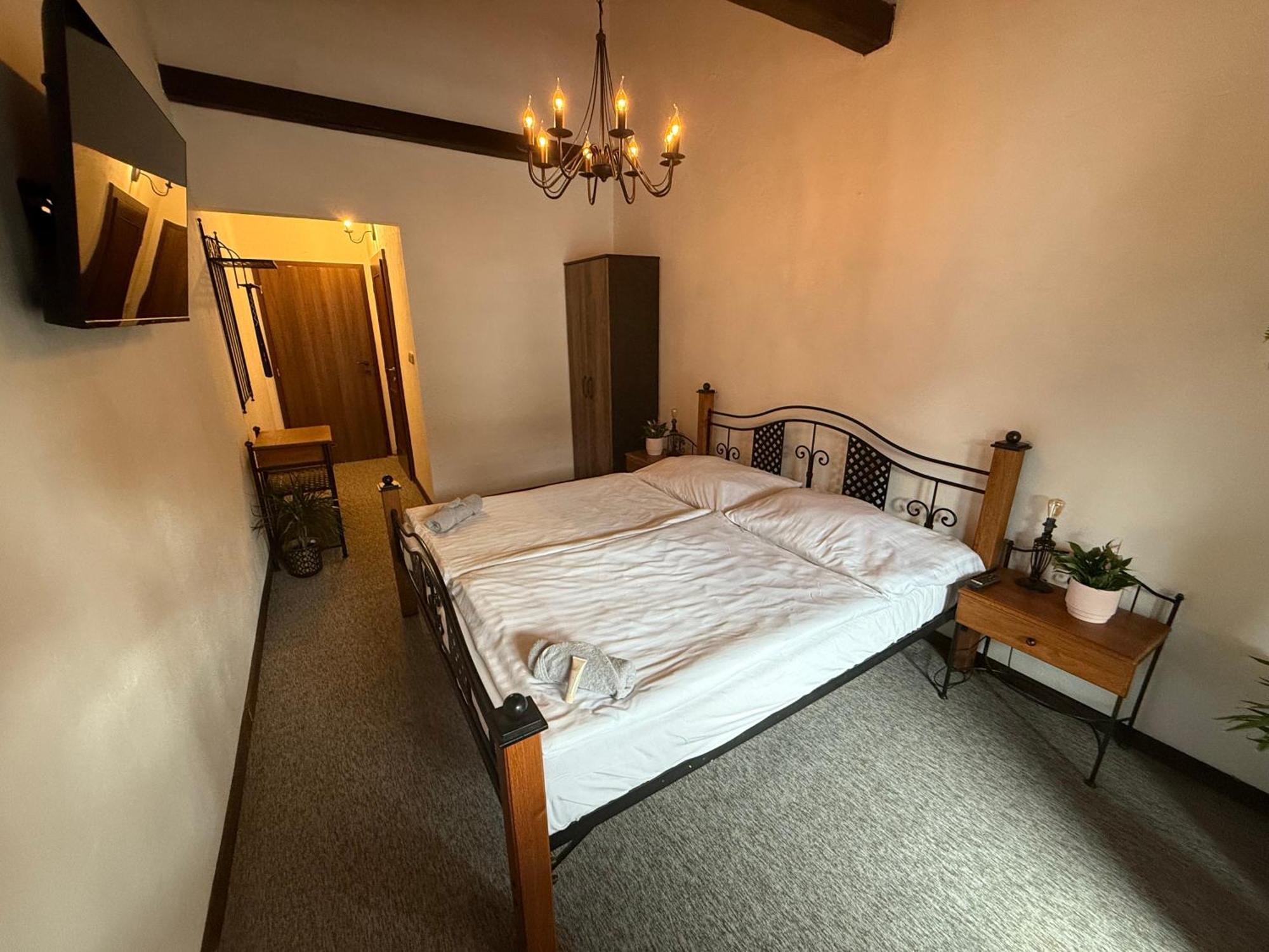 Hotel Plzensky Dvur Фридек-Мистек Экстерьер фото