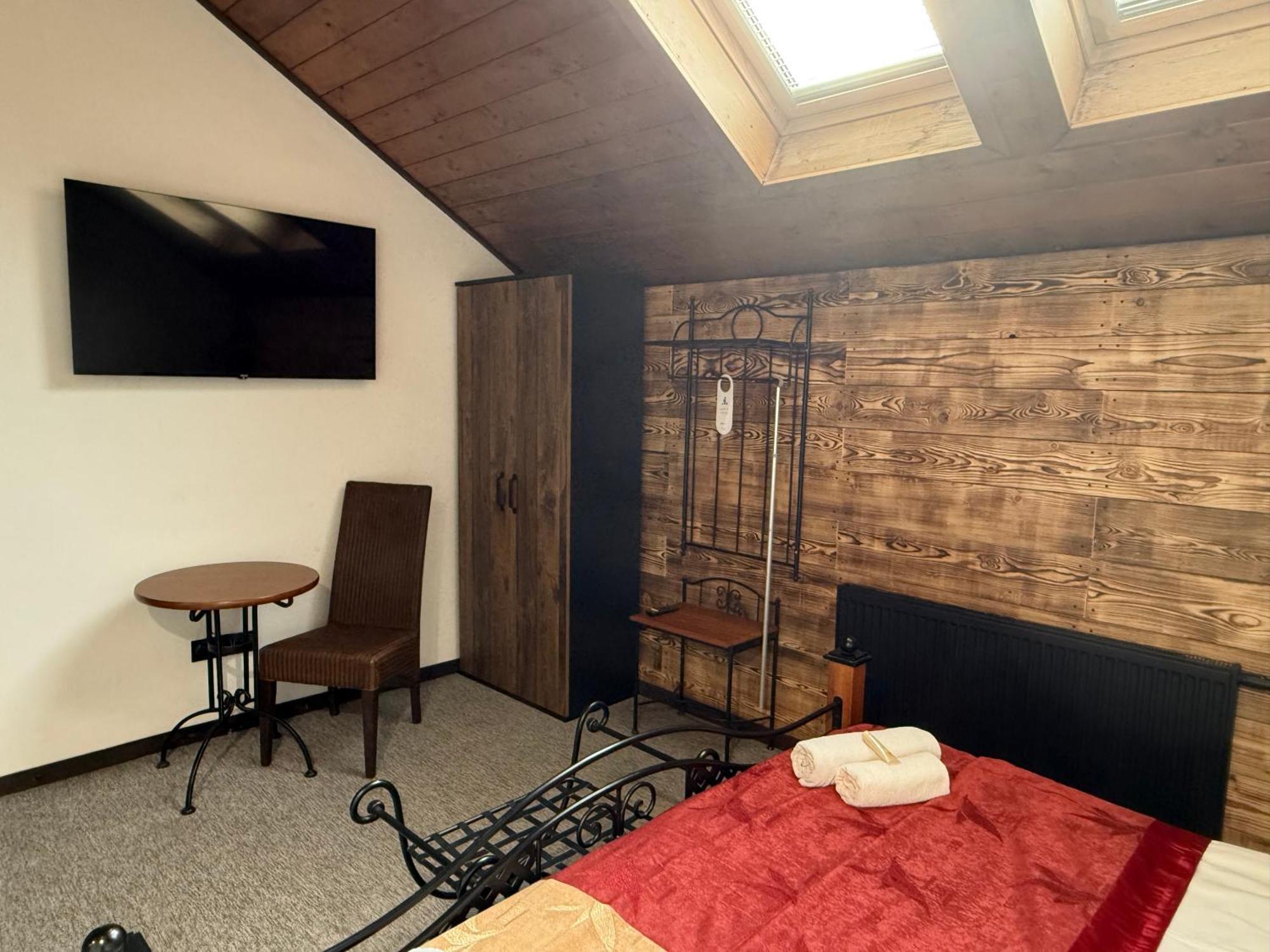 Hotel Plzensky Dvur Фридек-Мистек Экстерьер фото